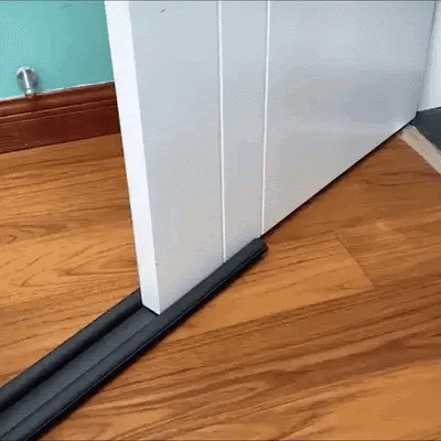 El protector se desliza con la puerta al abrir y cerrar